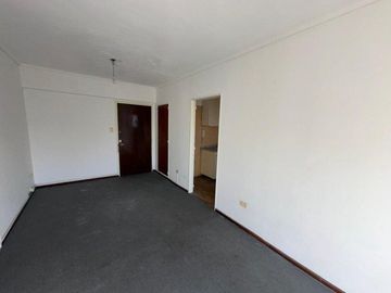 Departamento de 3 Ambientes en Pleno Centro de Monte Grande!!!!