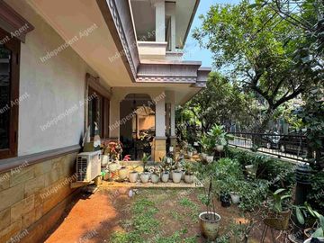 Rumah 2 lantai huk di sektor 9 bintaro tangerang selatan
