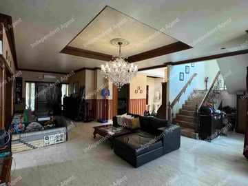 Rumah 2 lantai huk di sektor 9 bintaro tangerang selatan