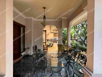 Rumah 2 lantai huk di sektor 9 bintaro tangerang selatan
