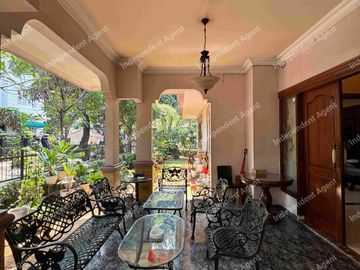 Rumah 2 lantai huk di sektor 9 bintaro tangerang selatan