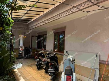 Rumah 2 lantai huk di sektor 9 bintaro tangerang selatan