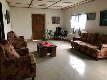 SE VENDE CASA Y TERRENO EN MONTIJO VERAGUAS