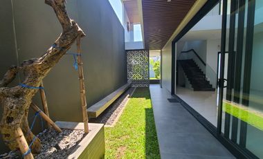A292 JUAL RUMAH AREA BUKIT GOLF MEDITERANIA CITRALAND SURABAYA BARAT