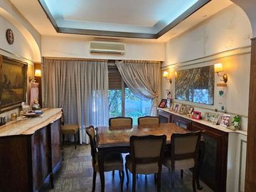 CASA EN VENTA 3 AMB CON COCHERA LOMAS DE ZAMORA