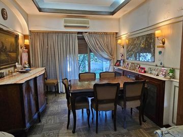 CASA EN VENTA 3 AMB CON COCHERA LOMAS DE ZAMORA