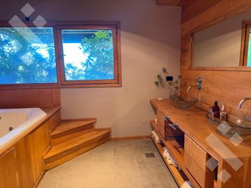 VENTA CASA 4 DORMITORIOS - CHAPELCO GOLF - SAN MARTIN DE LOS ANDES