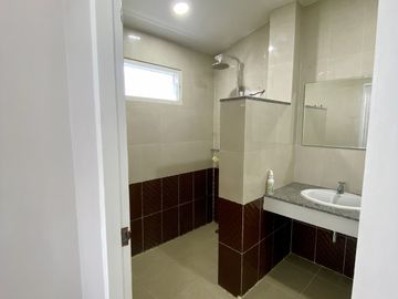 4 Bedroom House for sale in Ban Waen, Chiang Mai