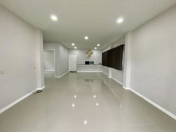 4 Bedroom House for sale in Ban Waen, Chiang Mai