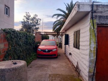 VENTA CASA 4 AMB + UN DPTO 3 AMB MAR DEL PLATA