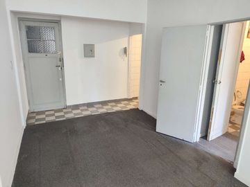 2 ambientes en venta. Apto prof. Plaza Miserere
