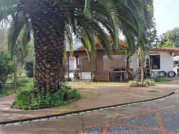Excelente casa en consolidado condominio de la comuna