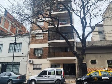 Venta 2 ambientes con patio con parrilla Palermo
