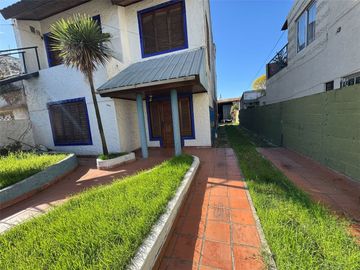 VENTA CASA 5 AMBIENTES LANUS PARA DOS FAMILIAS