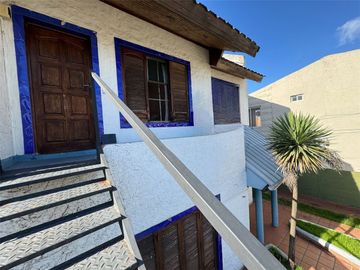 VENTA CASA 5 AMBIENTES LANUS PARA DOS FAMILIAS