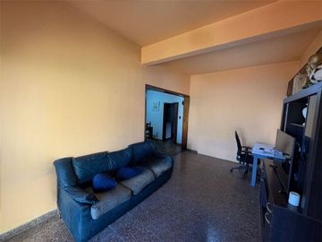 VENTA CASA 5 AMBIENTES LANUS PARA DOS FAMILIAS
