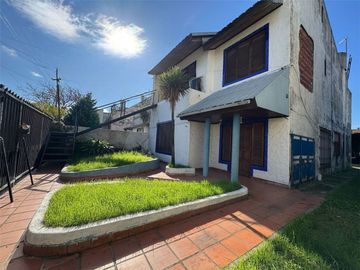 VENTA CASA 5 AMBIENTES LANUS PARA DOS FAMILIAS