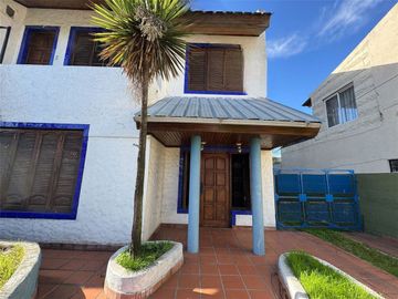 VENTA CASA 5 AMBIENTES LANUS PARA DOS FAMILIAS