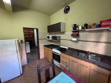 VENTA CASA 5 AMBIENTES LANUS PARA DOS FAMILIAS