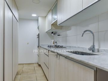 Casa venta las condes con patio y estacionamiento  Metro Manquehue