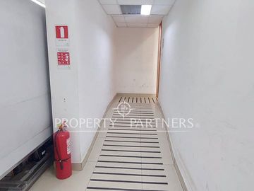 Gran Local de dos pisos en Av. Irarrázaval