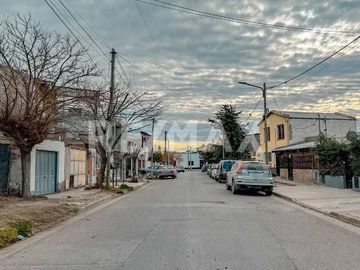VENTA CASA CON DEPARTAMENTO EN EL PROGRESO NEUQUEN