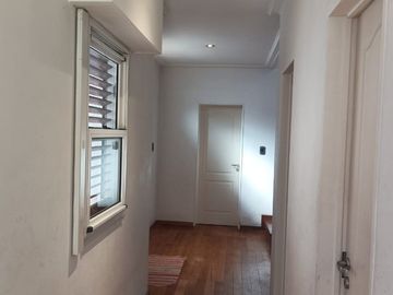 CASA VENTA LA PLATA 4 DORMITORIOS  APTO BANCO