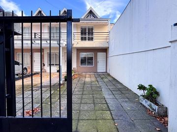 Casa 4 ambientes con quincho y parque APTO CREDITO