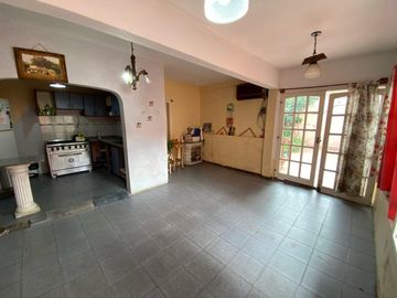CASA 5 AMBIENTES EN VENTA LANUS OESTE