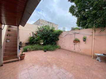 CASA 5 AMBIENTES EN VENTA LANUS OESTE