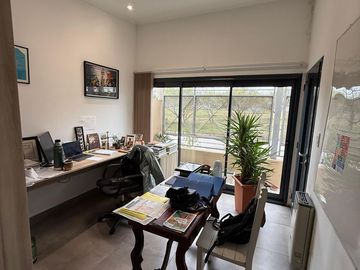 Vendo exclusiva propiedad en zona Norte de la ciudad de Paraná