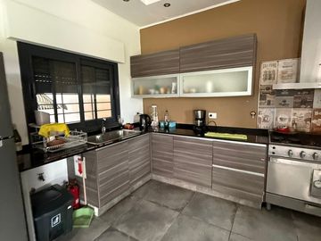 Vendo exclusiva propiedad en zona Norte de la ciudad de Paraná