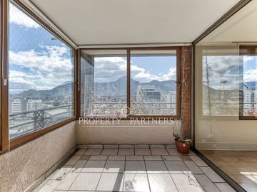 Amplio departamento ubicado en un sector privilegiado, vista despejada, a pasos del Alto las Condes y futura estación del metro!!!!!!!