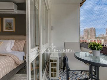 Remodelado Sector Parque Araucano  en tranquila calle con excelente conectividad