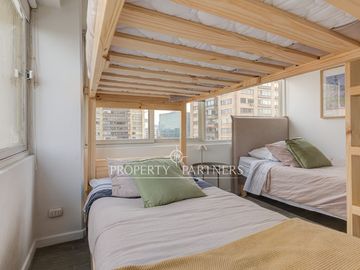 Remodelado Sector Parque Araucano  en tranquila calle con excelente conectividad