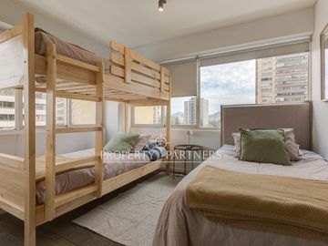 Remodelado Sector Parque Araucano  en tranquila calle con excelente conectividad