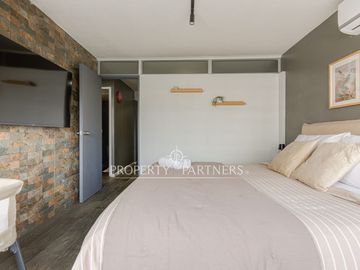 Remodelado Sector Parque Araucano  en tranquila calle con excelente conectividad
