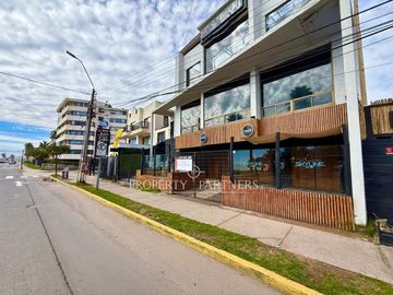 Gran Local Tres Niveles en Primera Línea Avenida del Mar