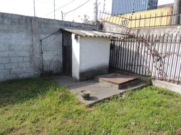 VENTA DE CASA EN CALDERON CON PISCINA