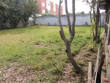 VENTA DE CASA EN CALDERON CON PISCINA