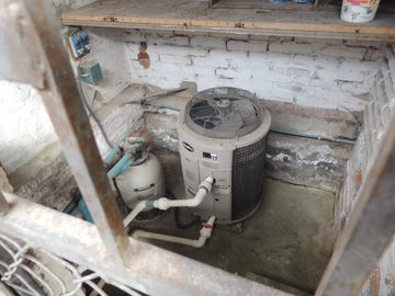 VENTA DE CASA EN CALDERON CON PISCINA