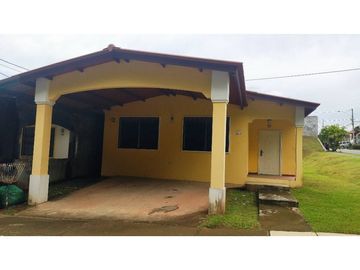 SE VENDE  CASA EN BRISAS DEL GOLF ARRAIJAN