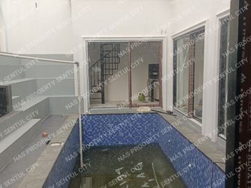 Rumah baru minimalis modern kolam renang area depan Sentul city