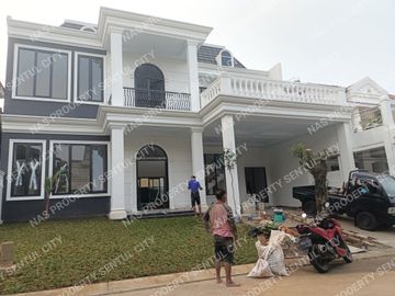 Rumah baru minimalis modern kolam renang area depan Sentul city