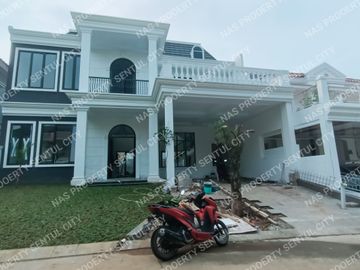 Rumah baru minimalis modern kolam renang area depan Sentul city