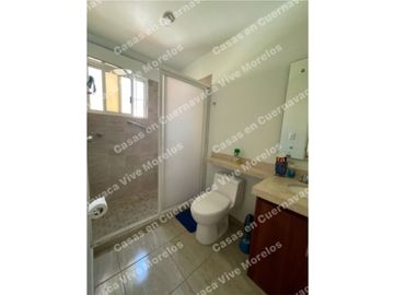 EXCELENTE INVERSIÓN CASA EN VENTA SEMINUEVA EN RESIDENCIAL SAUCES
