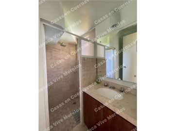 EXCELENTE INVERSIÓN CASA EN VENTA SEMINUEVA EN RESIDENCIAL SAUCES