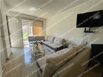 EXCELENTE INVERSIÓN CASA EN VENTA SEMINUEVA EN RESIDENCIAL SAUCES