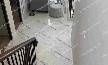 Rumah 3 Lantai Classic Modern di CitraGran Cibubur