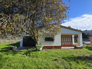Quinta 3 ambientes con pileta en Villa Adriana